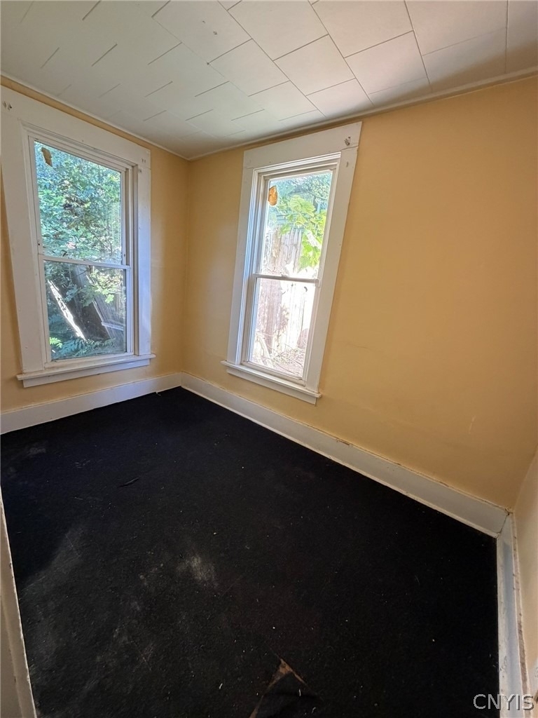 133 Delong Avenue - Photo 3