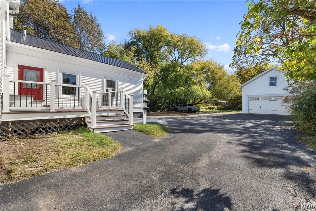 4914 W Seneca - Photo 1