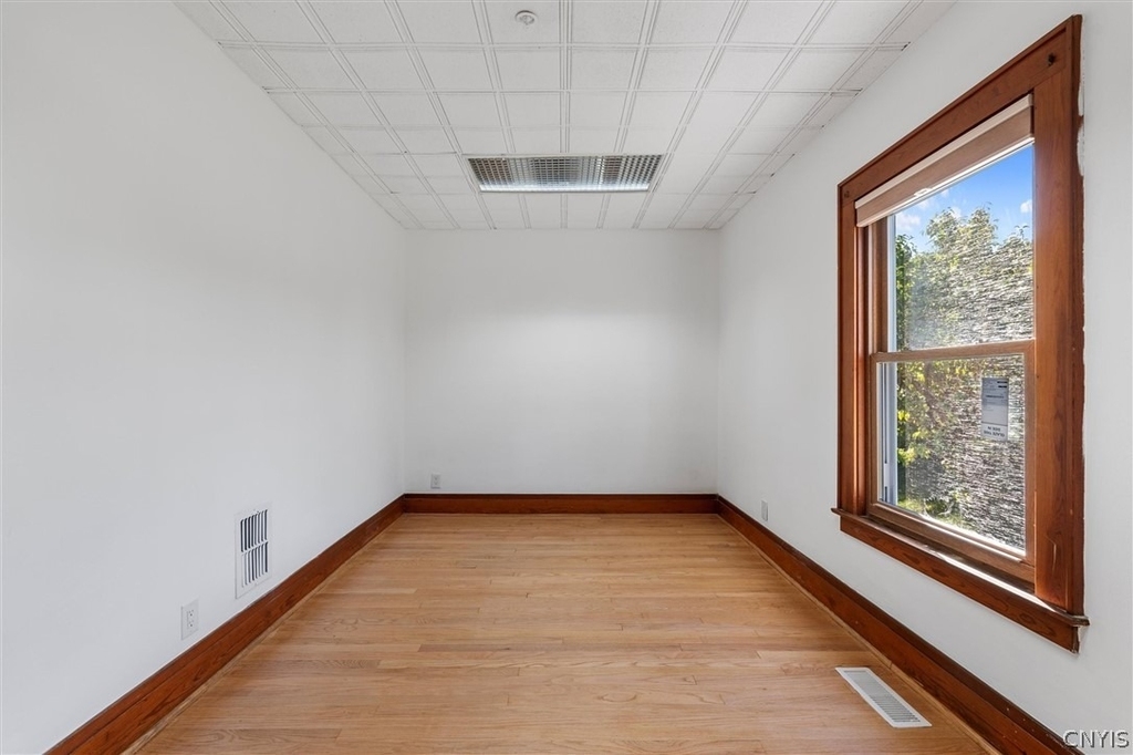 4914 W Seneca - Photo 9