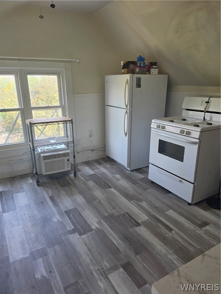 255 Ashland Avenue - Photo 2