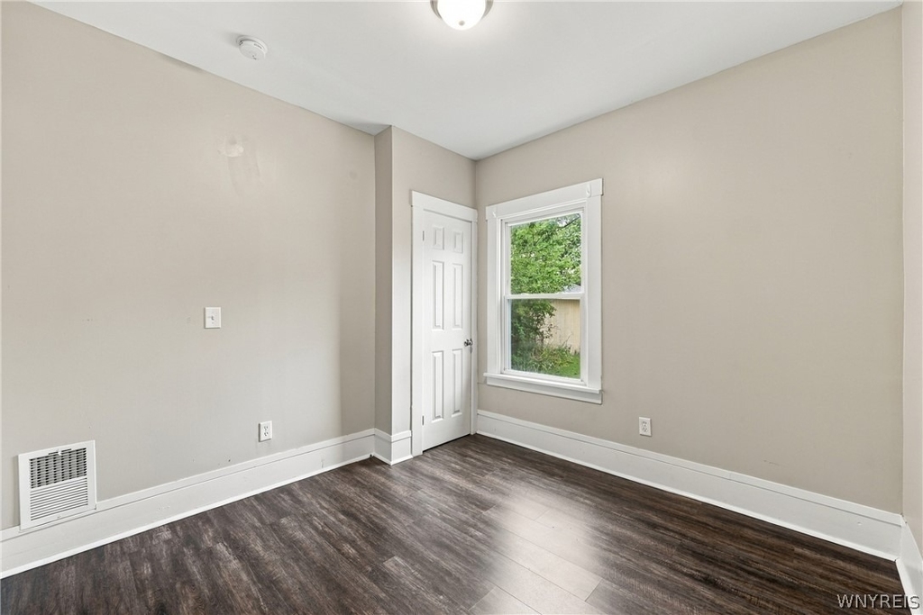 82 Dakota Street - Photo 9