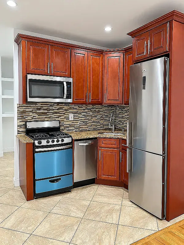330 Lewis Avenue - Photo 2