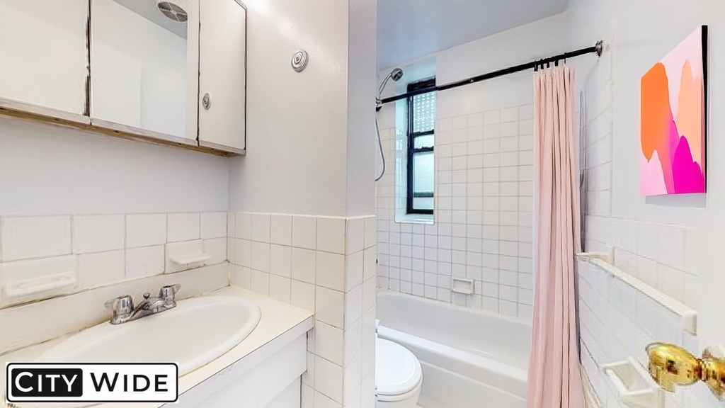 324 East 91st Street - Photo 3
