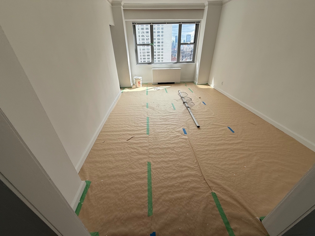 East 64th Street - Photo 4