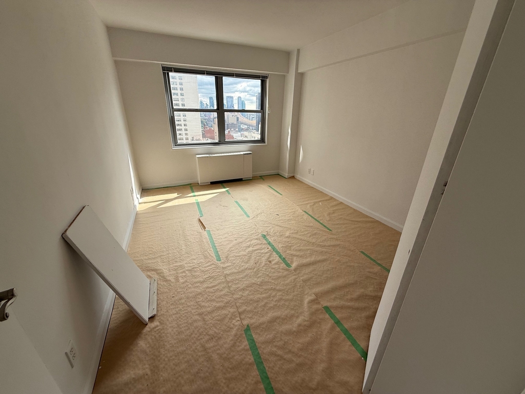 East 64th Street - Photo 7