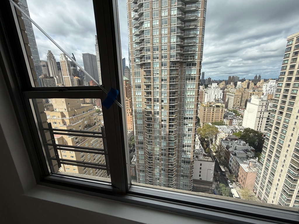 East 64th Street - Photo 2