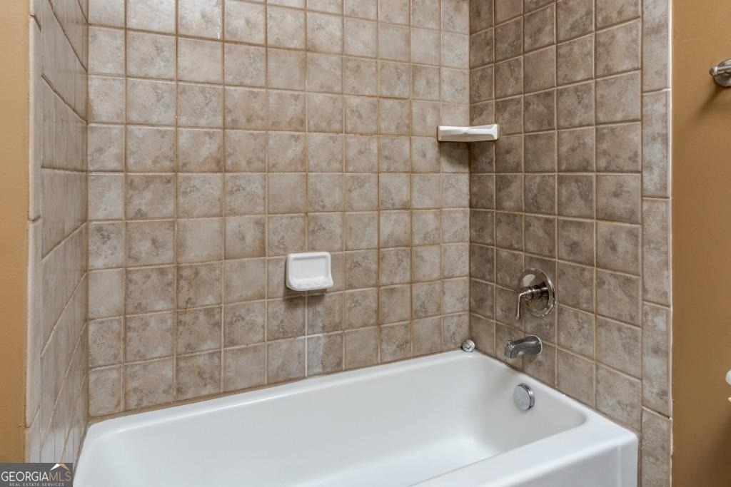 5600 Glenridge Park - Photo 15