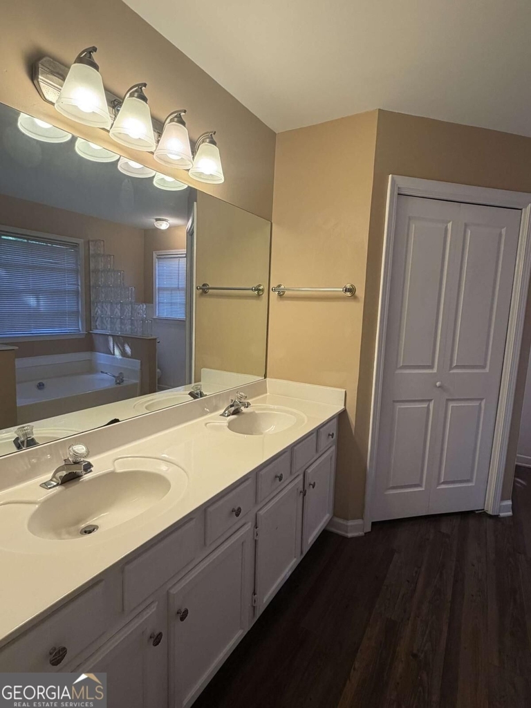 814 Michael Lee Way - Photo 5
