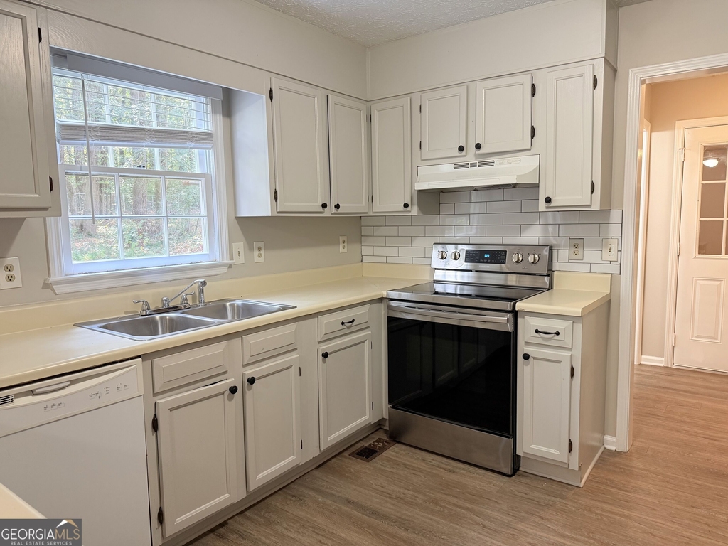 4007 Lindley Circle - Photo 6