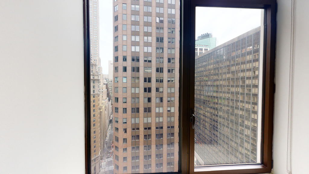 10 Hanover Square - Photo 3