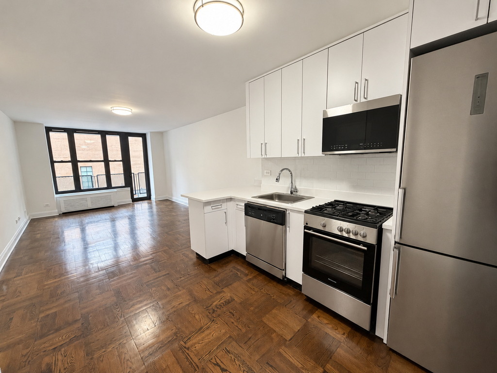 East 35th Street - Photo 0
