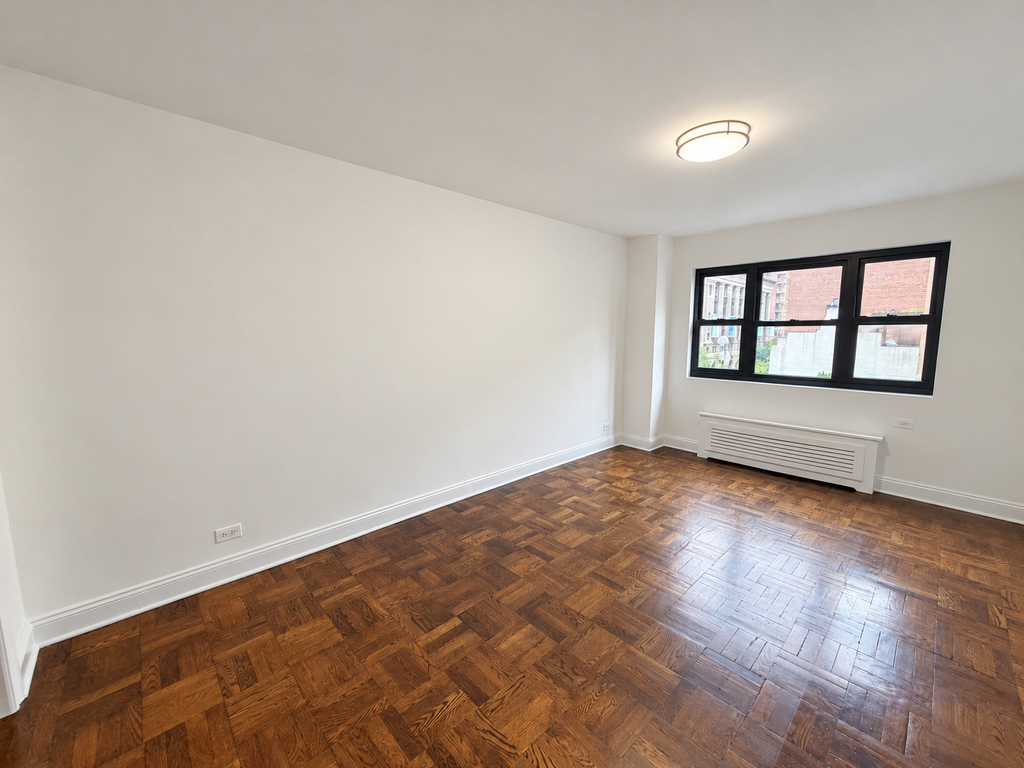 East 35th Street - Photo 3