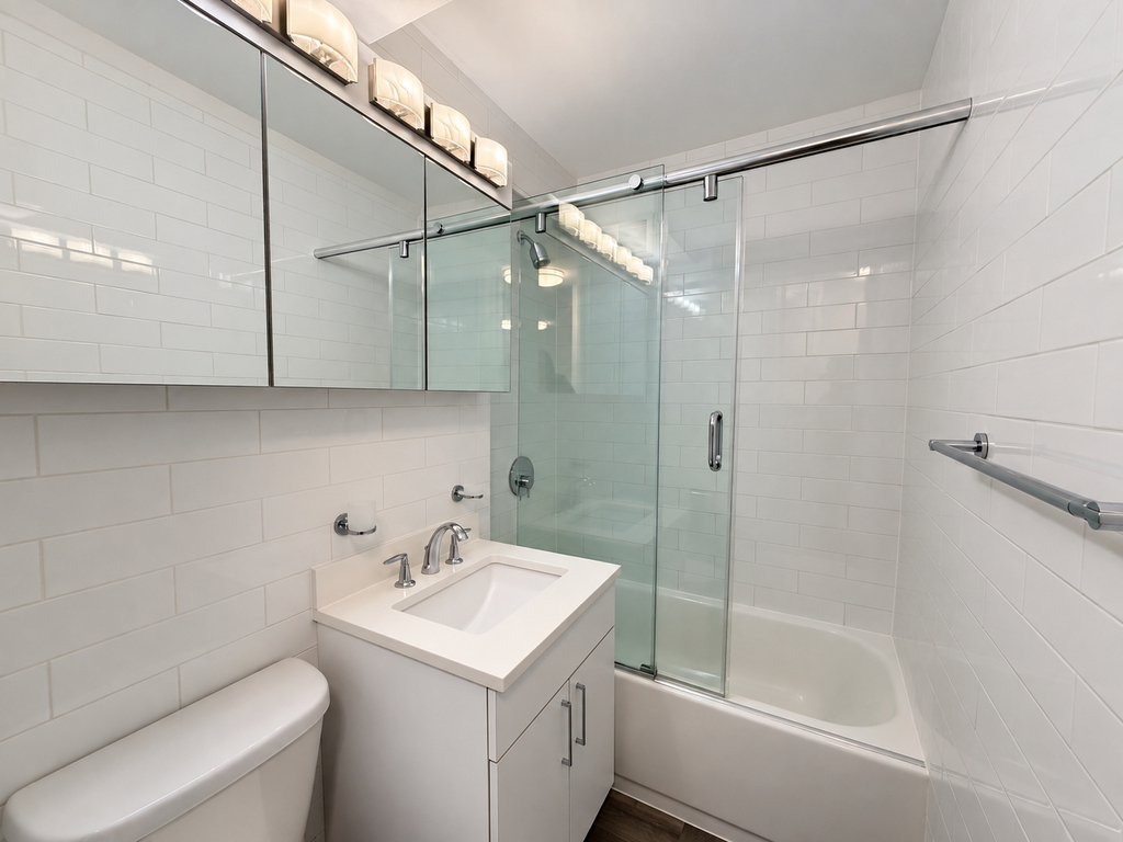 East 35th Street - Photo 7