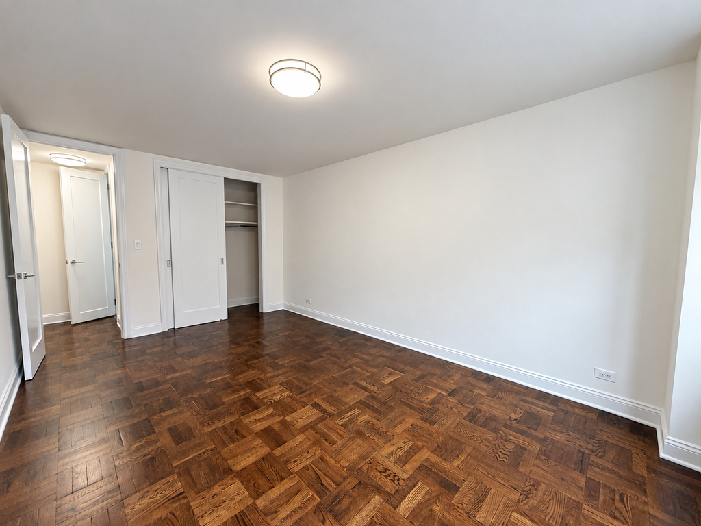 East 35th Street - Photo 4