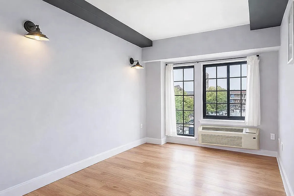 186 Lenox Rd - Photo 1