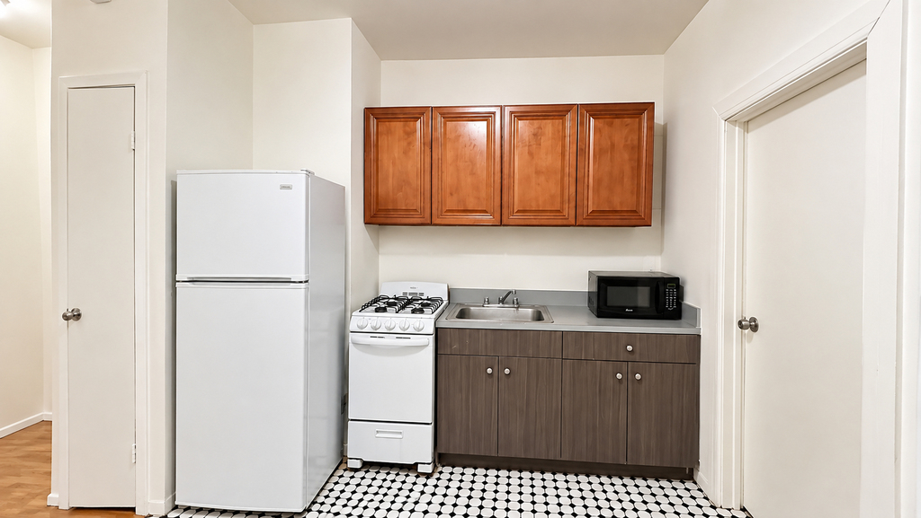 325 East 89th Street - Photo 2