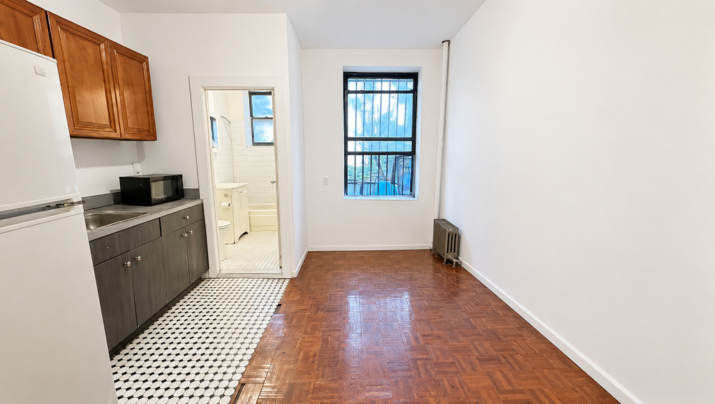 325 East 89th Street - Photo 1