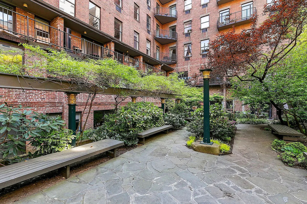 201 East 12th Street - Photo 6