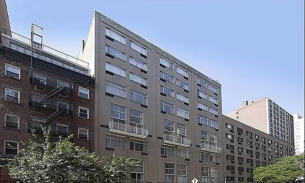 220 East 24th Street - Photo 3