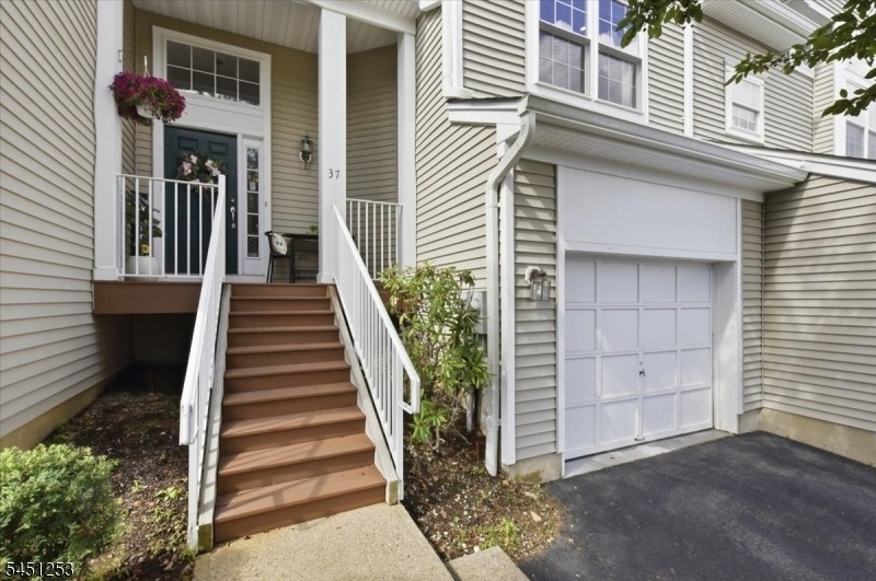 37 Woodmont Dr - Photo 0