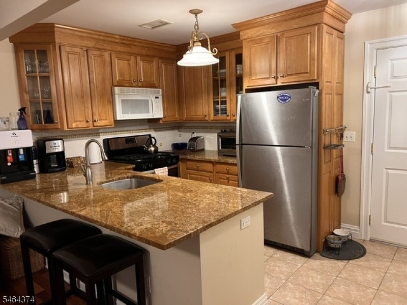 20 Main St - Photo 2