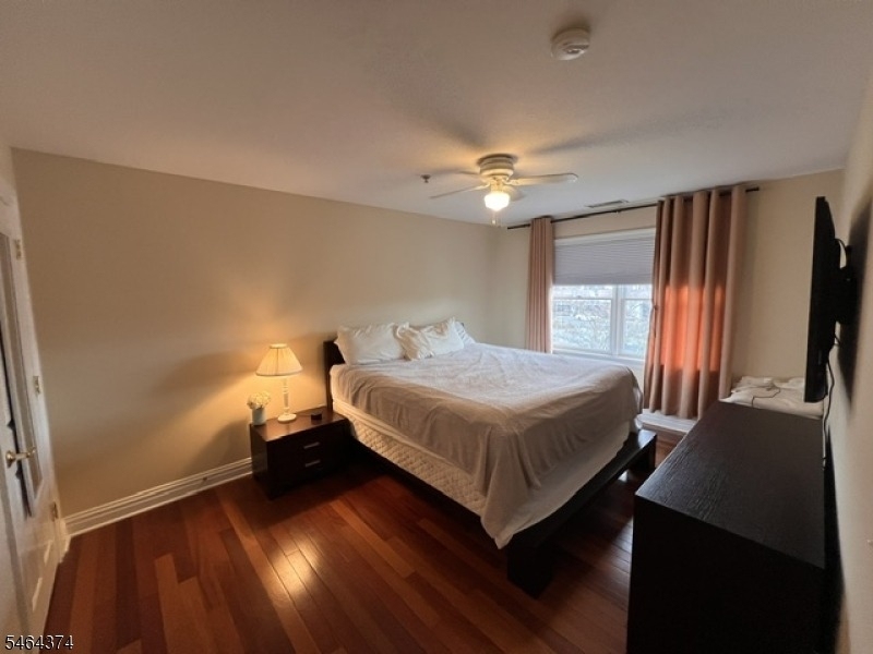 20 Main St - Photo 6