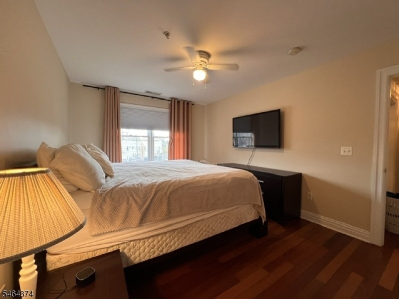 20 Main St - Photo 5