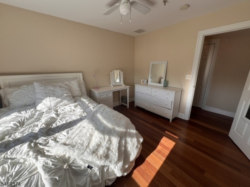 20 Main St - Photo 8