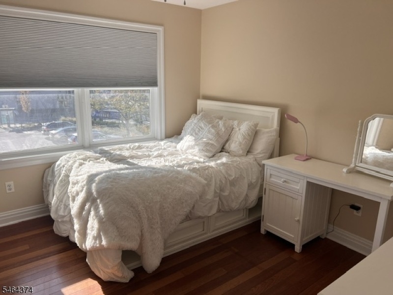 20 Main St - Photo 7
