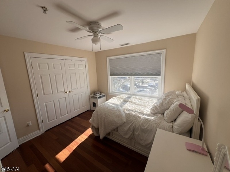 20 Main St - Photo 4