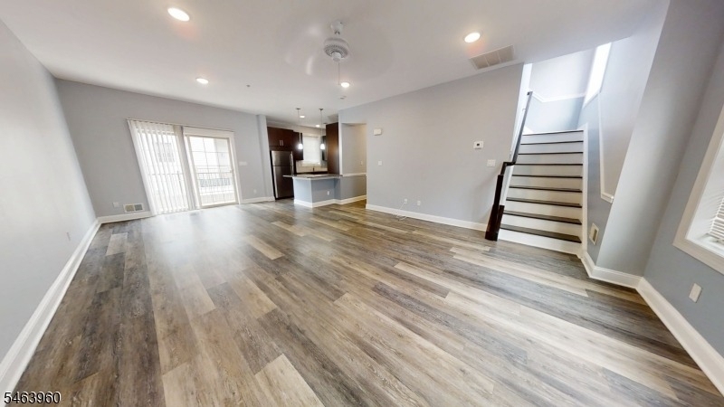 153 Main St - Photo 3