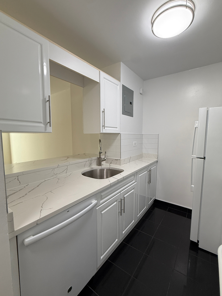 400 East 71st Street - Photo 3