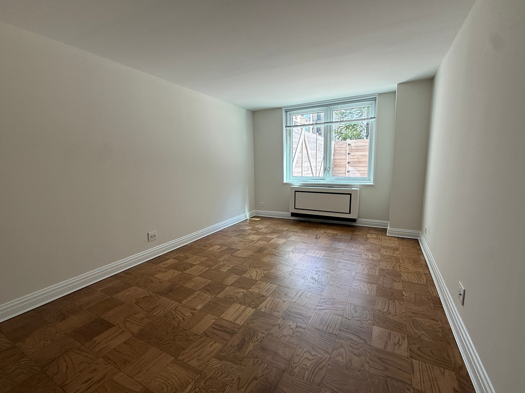 400 East 71st Street - Photo 4