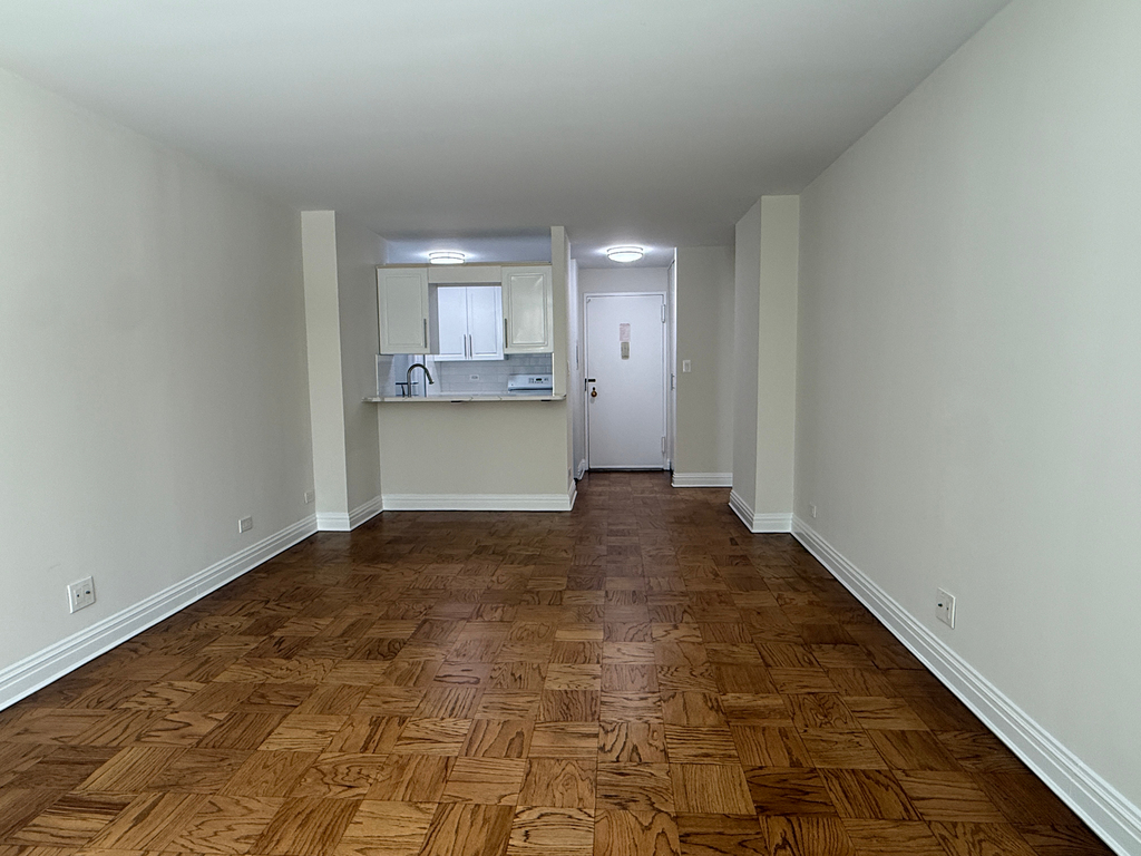 400 East 71st Street - Photo 8