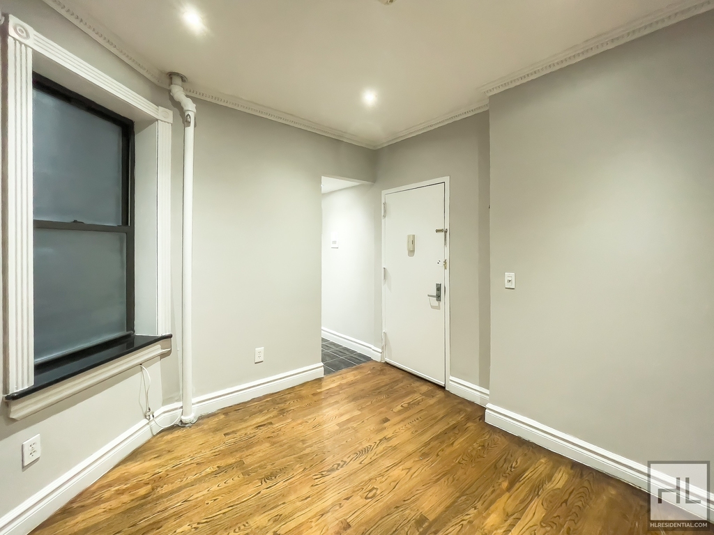 East 23 Street - Photo 3