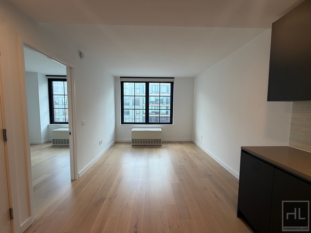 Northern Boulevard - Photo 1