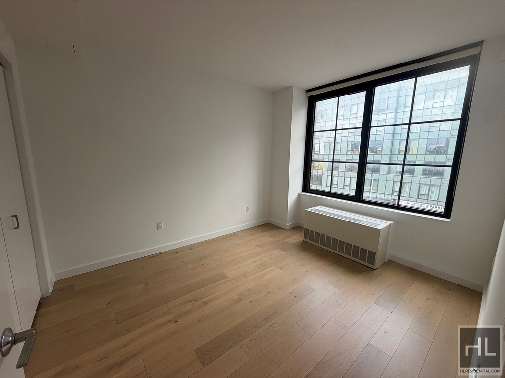 Northern Boulevard - Photo 4