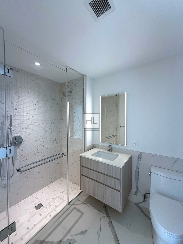 East 50 Street - Photo 2