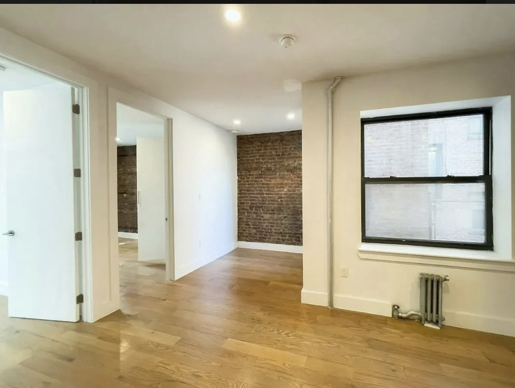 Carlton Avenue - Photo 2