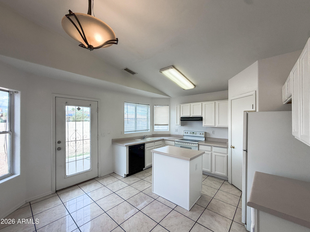 4545 N 67th Avenue - Photo 3