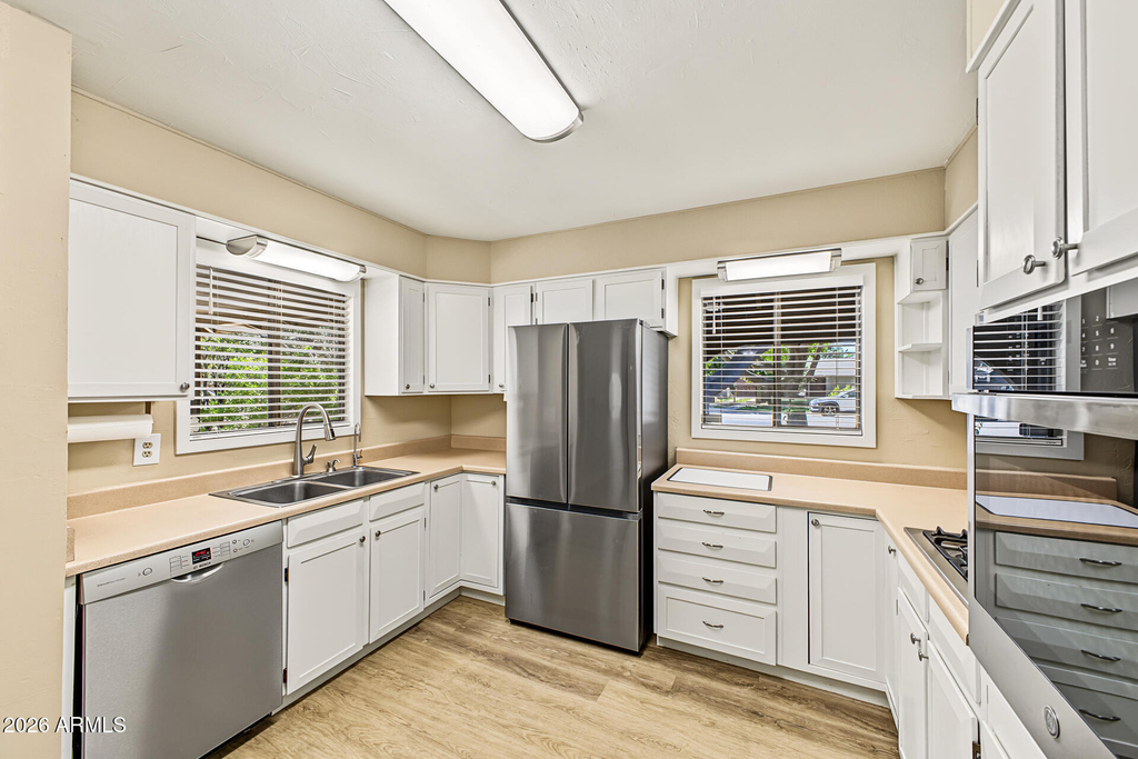 216 E 15th Street - Photo 8