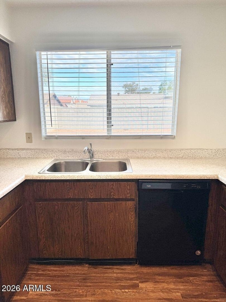 458 W Highland Street - Photo 20