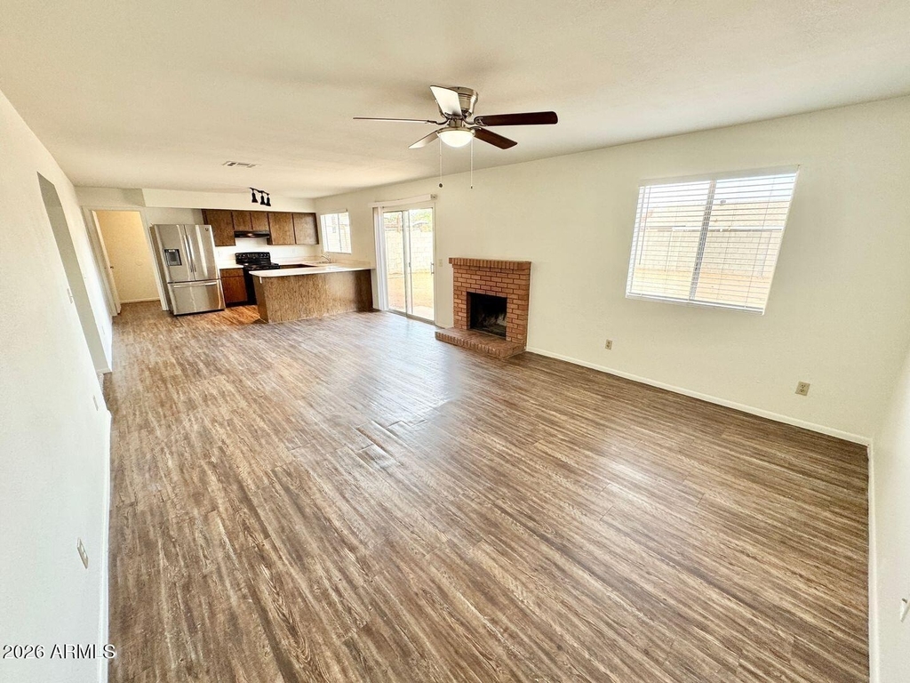 458 W Highland Street - Photo 2