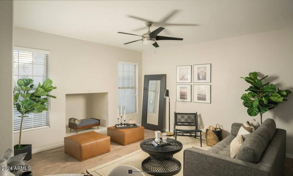 10 W Minnezona Avenue - Photo 1