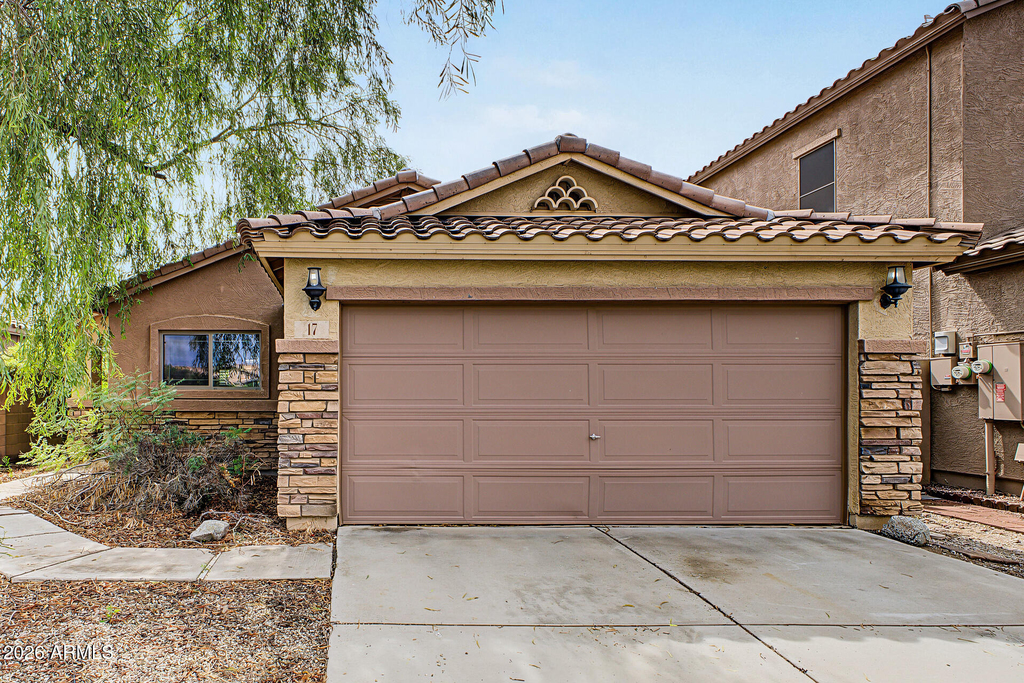 17 W Desert Vista Trail - Photo 0