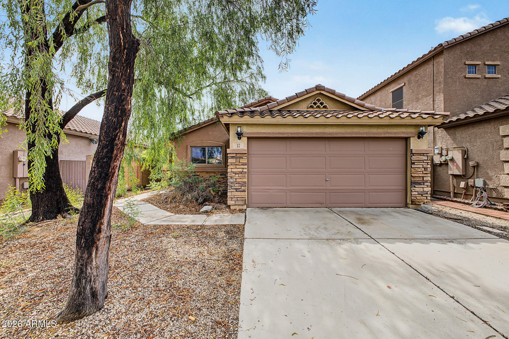 17 W Desert Vista Trail - Photo 1