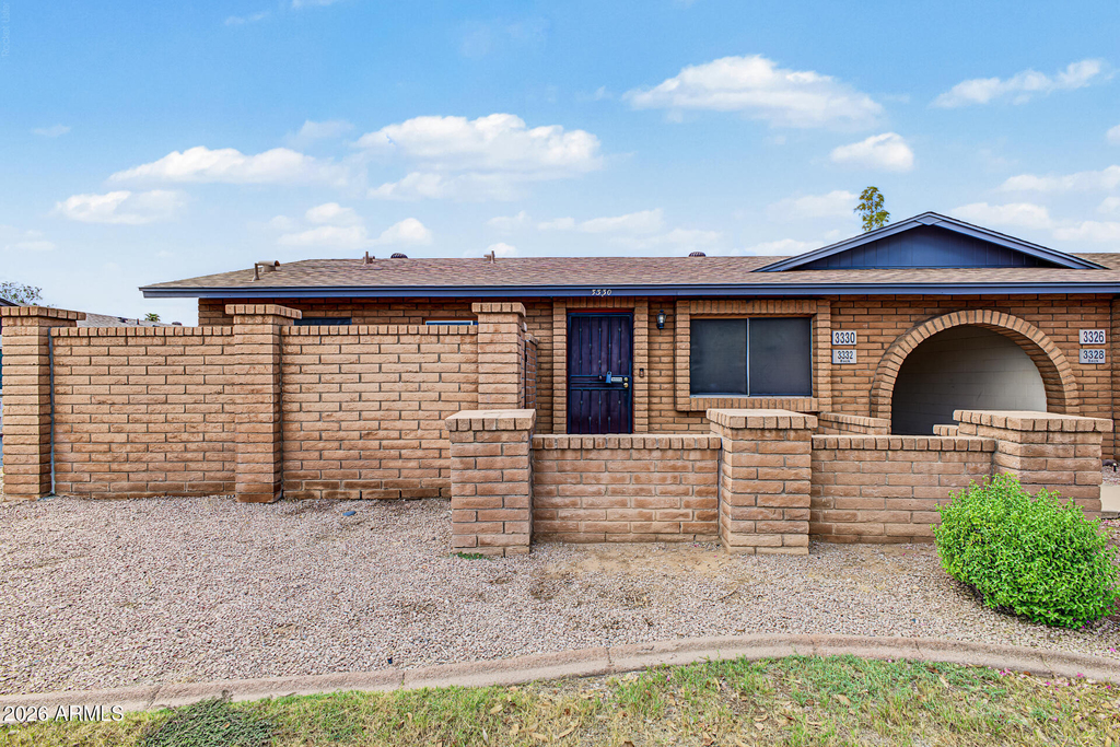 3330 S Parkside Drive - Photo 0