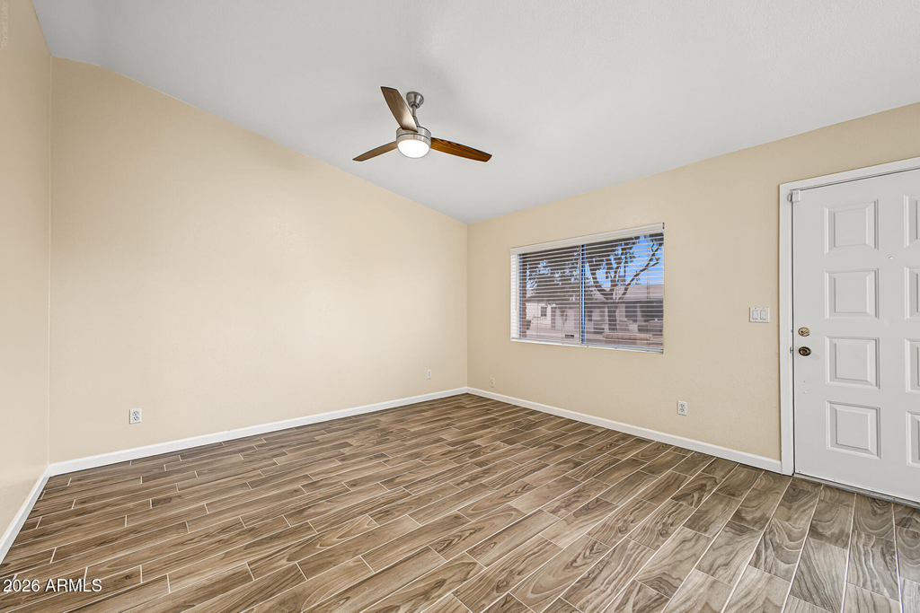 3330 S Parkside Drive - Photo 4