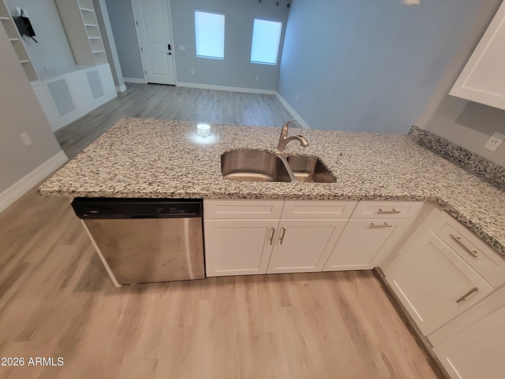 2821 S Skyline Drive - Photo 5