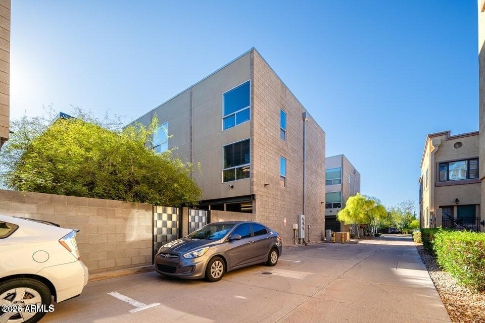 537 E Willetta Street - Photo 11